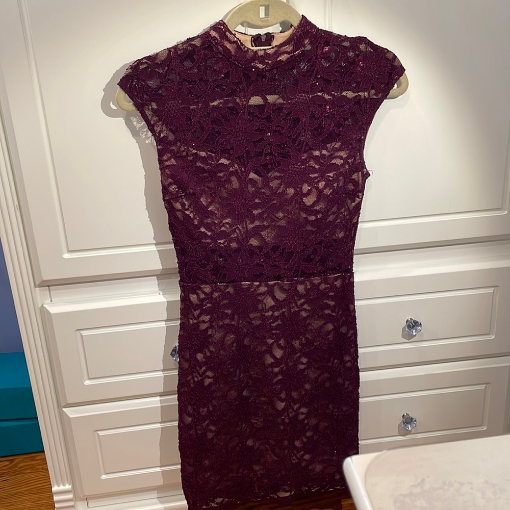 Classy plum lace bodycon dress💫